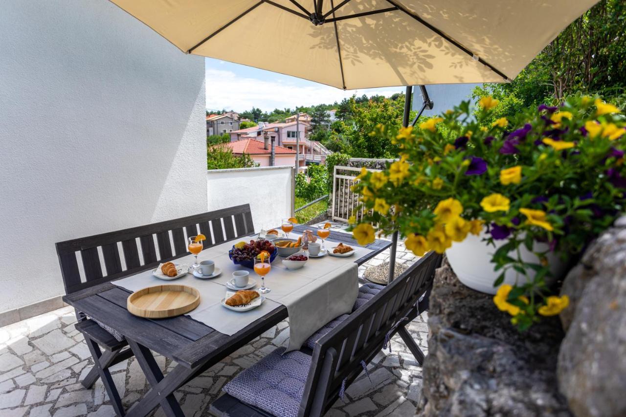 Apartman Maris Vrbnik Exterior foto